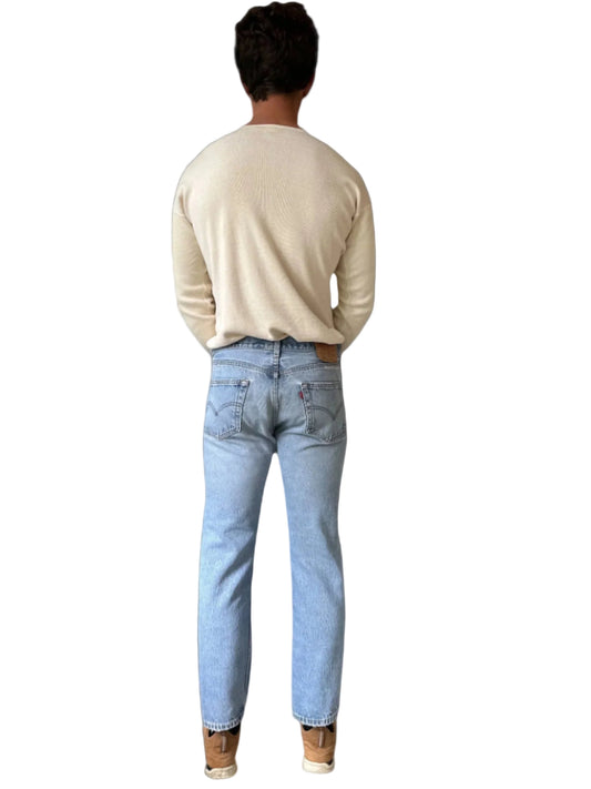 90’s Levi’s 501 light wash straight leg denim jeans (32)