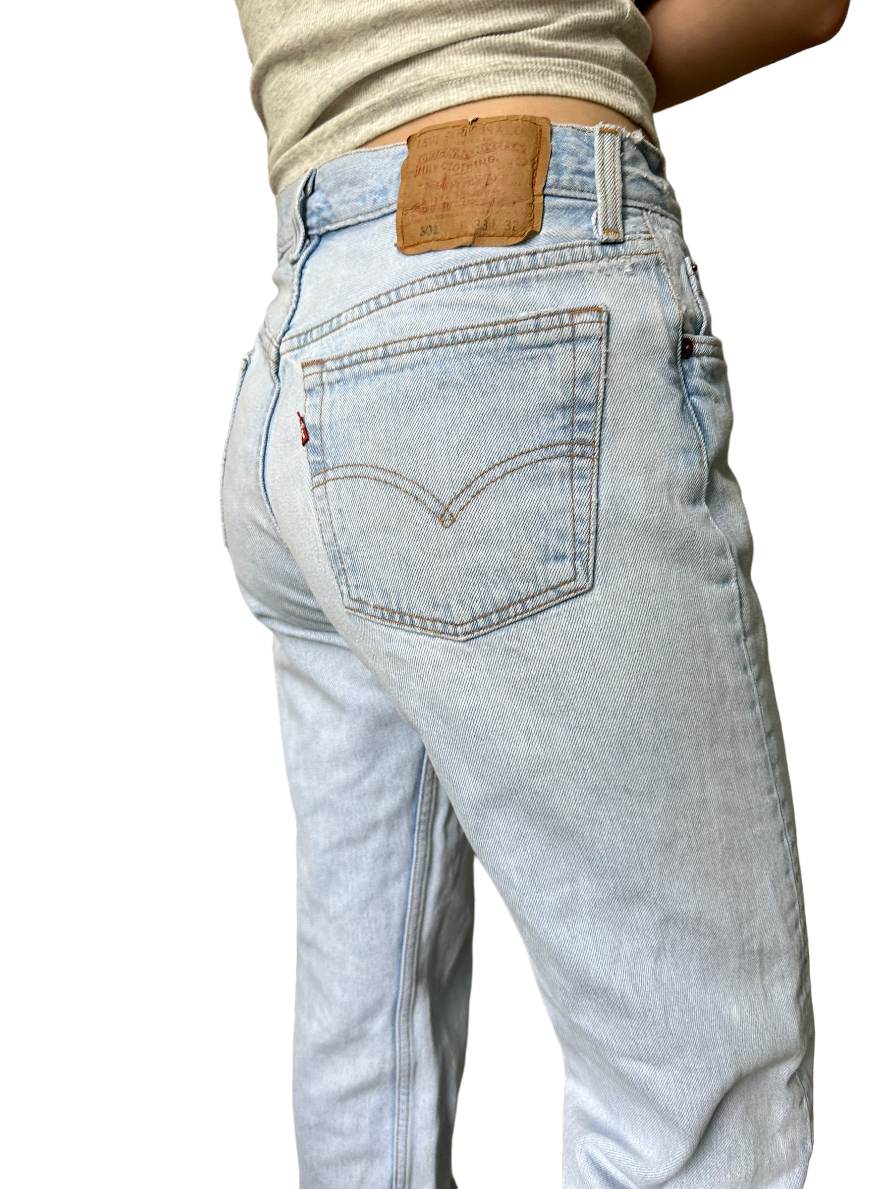 501xx Levi’s  Light Wash Jeans 33x32 tab